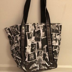 Victoria's Secret Bags - Victoria’s Secret overnight bag Victoria's Secret Bags - Victoria’s Secret overnight bag